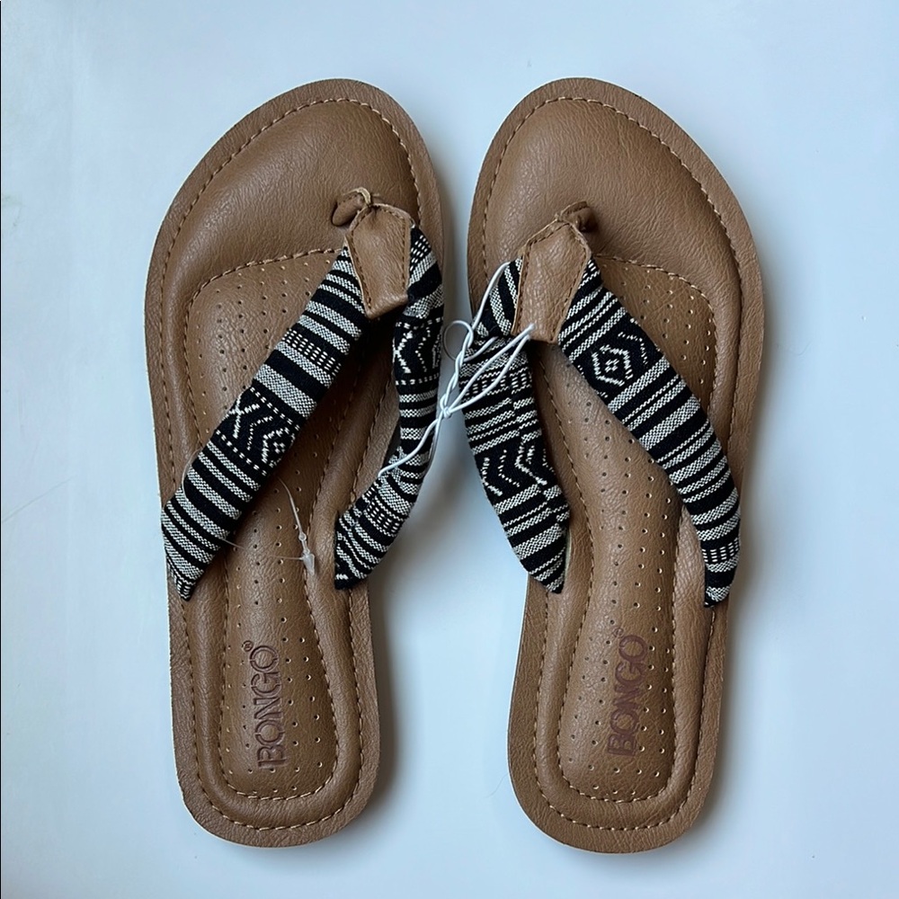 NWOT BONGO Brown and Black Sandals